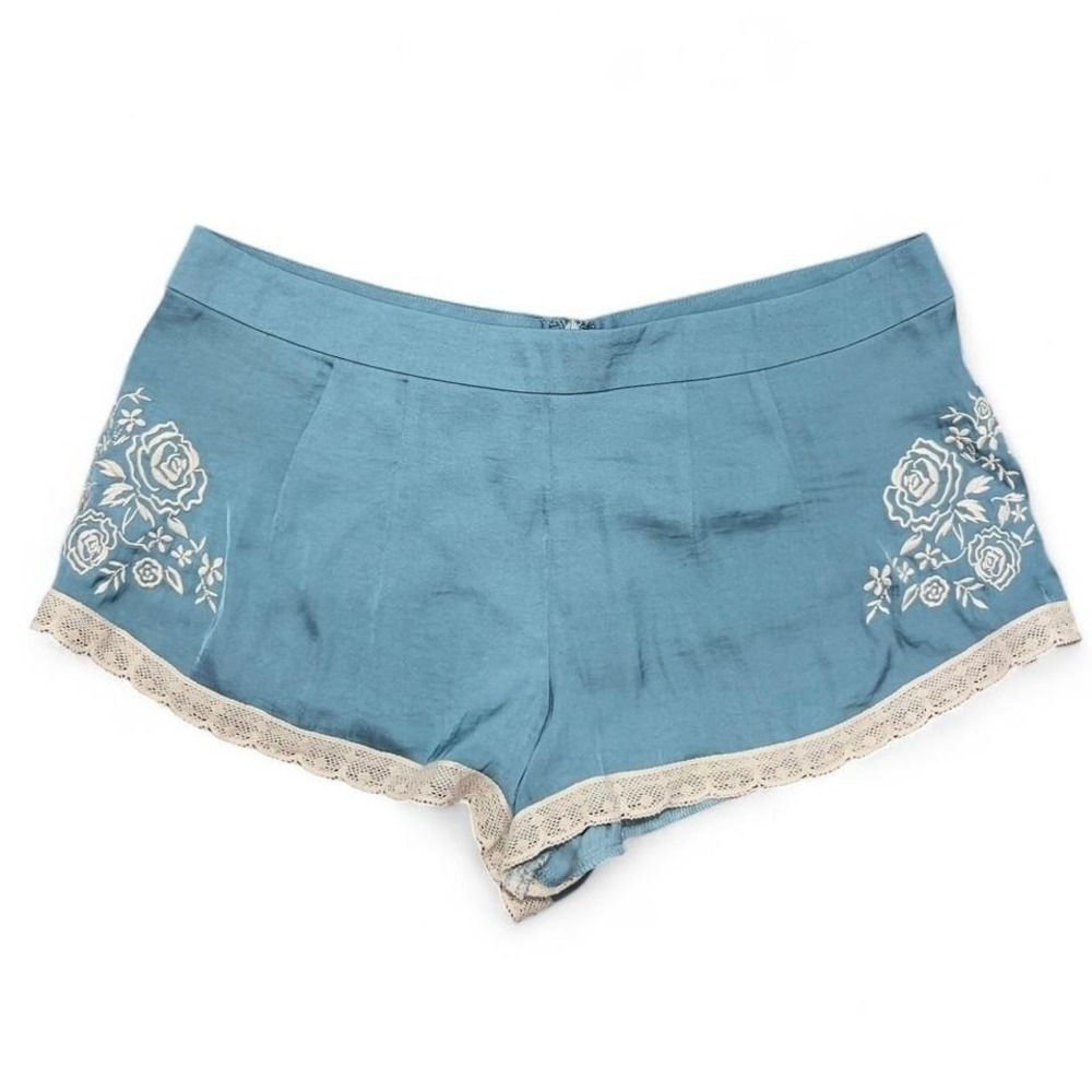 Kimchi Blue Urban Outfitters Lace Mini Shorts‎ Blue Satin Booty Size 4 Boho